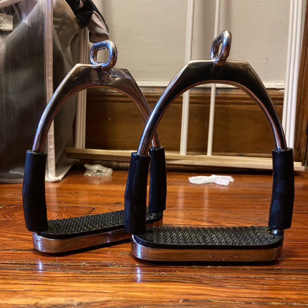 Offset flexi stirrups